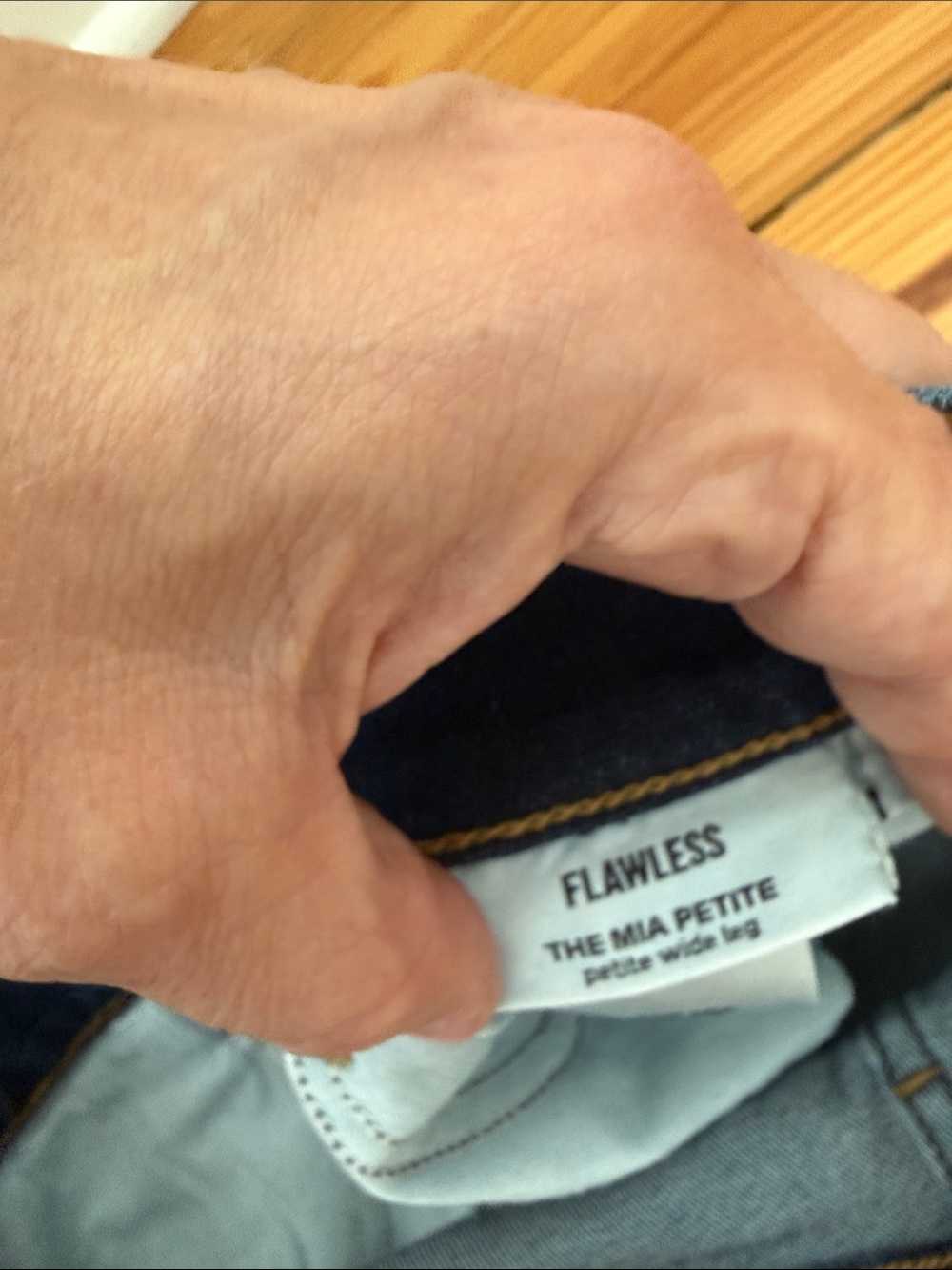 Joe's Jeans The Mia Petite Wide leg in Exhale Denim | Size 26 - Picture 4 of 10